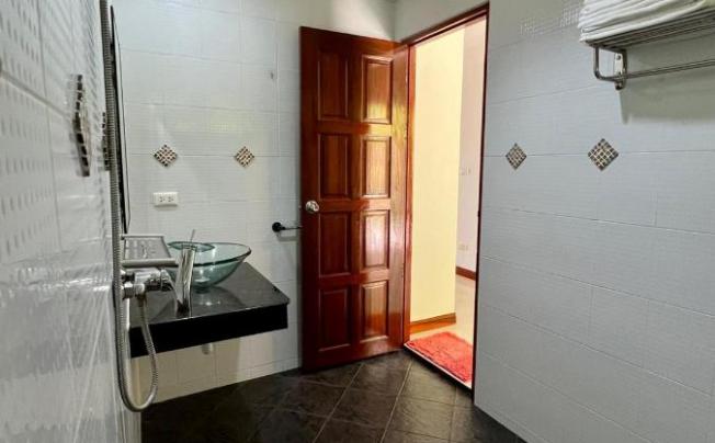 Фото отеля Mountain Seaview Luxury Apartments
