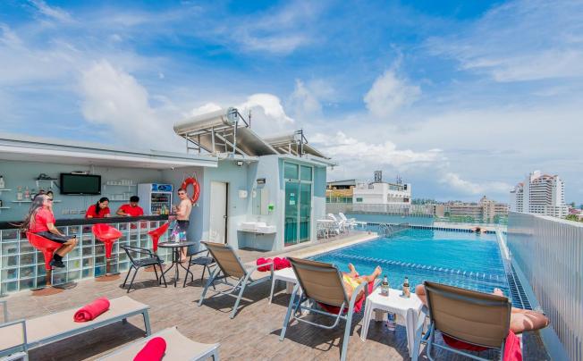 Фото отеля Hallo Patong Hotel
