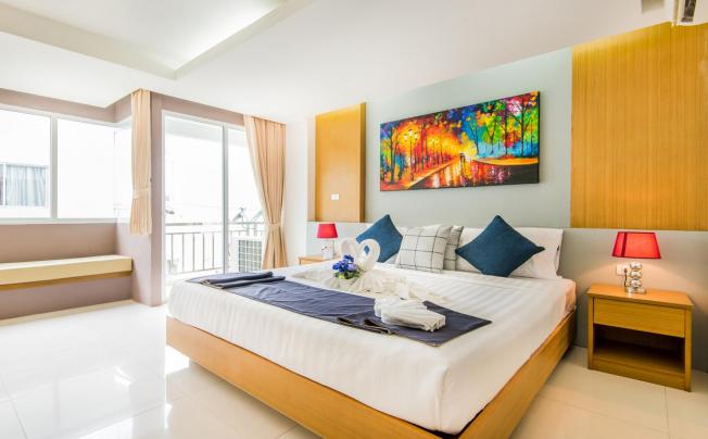 Фото отеля Hallo Patong Hotel