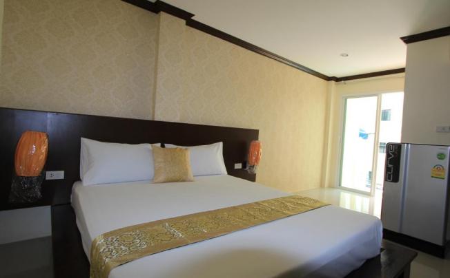 Фото отеля Patong City hotel