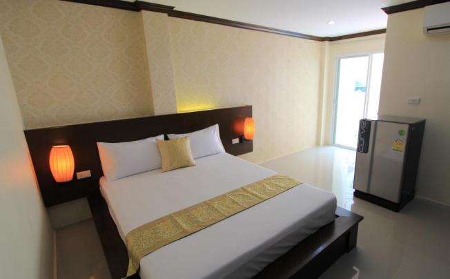 Фото отеля Patong City hotel