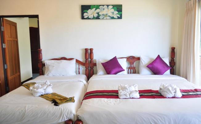 Фото отеля LANTA SEAFRONT RESORT