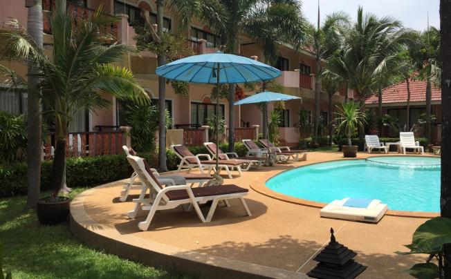 Фото отеля LANTA SEAFRONT RESORT