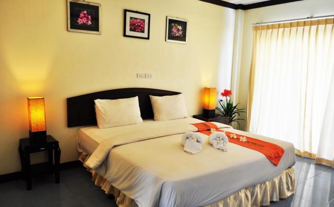Фото отеля LANTA SEAFRONT RESORT