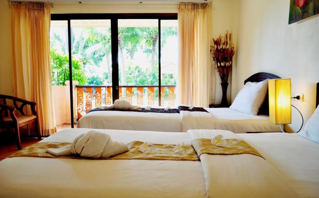 Фото отеля LANTA SEAFRONT RESORT