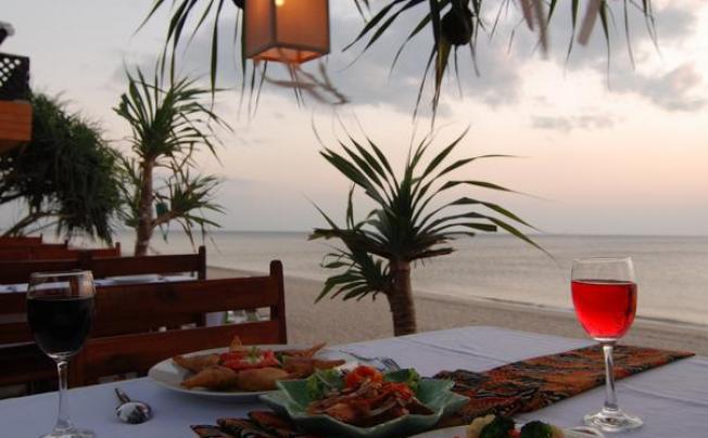 Фото отеля LANTA SEAFRONT RESORT