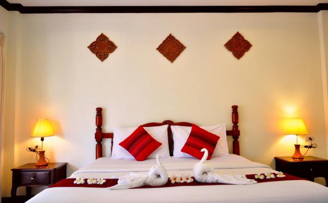 Фото отеля LANTA SEAFRONT RESORT