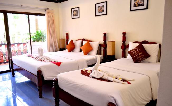Фото отеля LANTA SEAFRONT RESORT