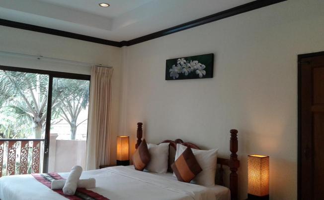 Фото отеля LANTA SEAFRONT RESORT