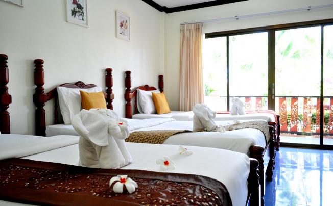 Фото отеля LANTA SEAFRONT RESORT