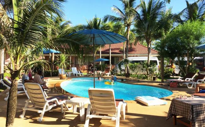 Фото отеля LANTA SEAFRONT RESORT