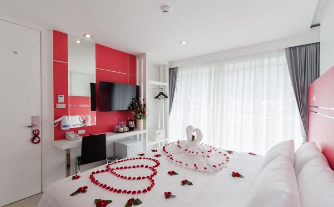 Фото отеля TUANA PATONG HOLIDAY HOTEL