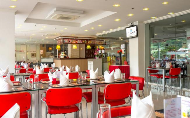 Фото отеля TUANA PATONG HOLIDAY HOTEL