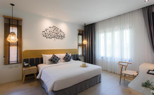 Фото отеля Blu Pine Villa & Pool Access