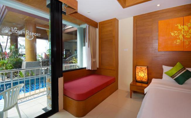 Фото отеля Honey Resort Kata