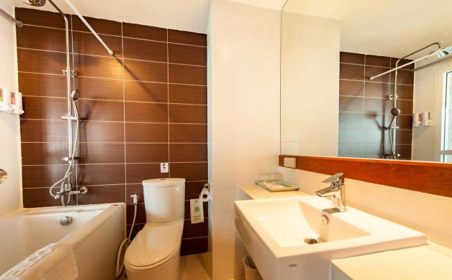 Фото отеля Lantana Resort Hotel
