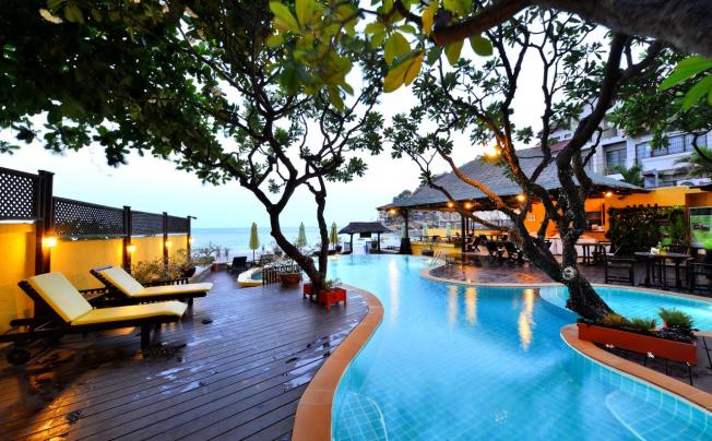 Фото отеля Supatra Hua hin Resort