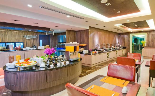 Фото отеля Kingston Suites bangkok