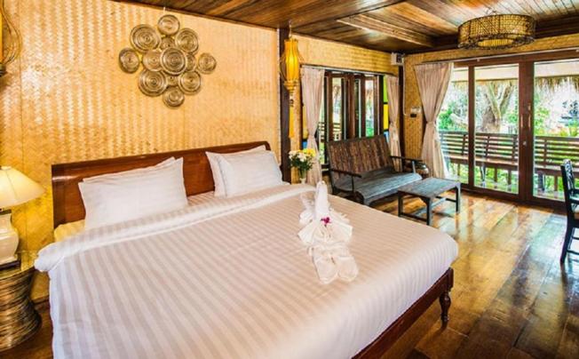 Фото отеля Bora Bora Villa Phuket