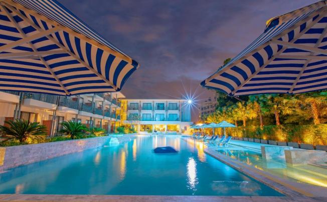 Фото отеля Seabed Grand Hotel Phuket