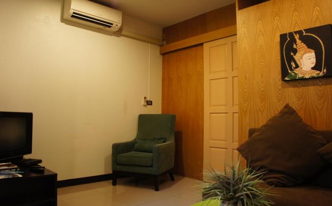 Фото отеля Ratchadamnoen Residence