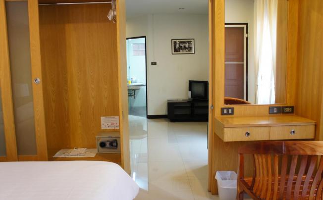 Фото отеля Ratchadamnoen Residence