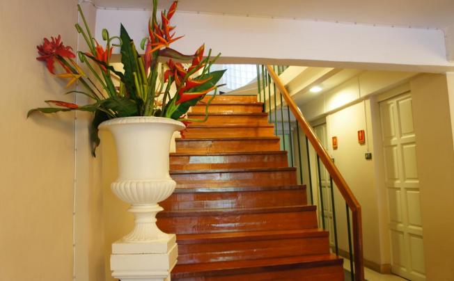 Фото отеля Ratchadamnoen Residence