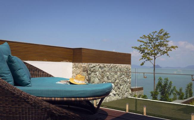 Фото отеля Nchantra Pool Suite Residence
