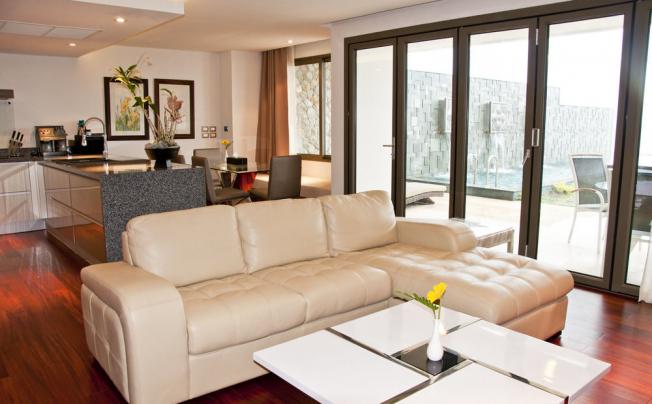 Фото отеля Nchantra Pool Suite Residence