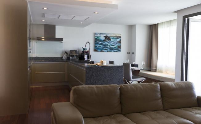 Фото отеля Nchantra Pool Suite Residence