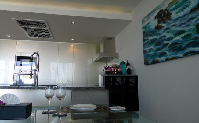 Фото отеля Nchantra Pool Suite Residence