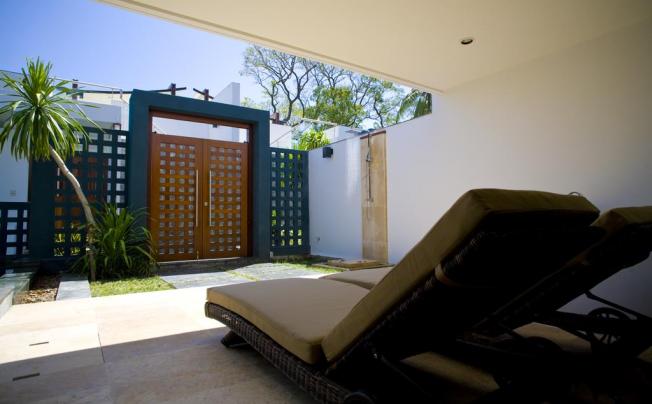 Фото отеля Nchantra Pool Suite Residence