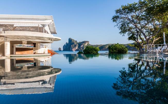Фото отеля Phi Phi Charlie Beach Resort