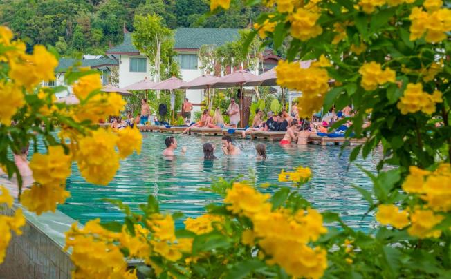 Фото отеля Phi Phi Charlie Beach Resort