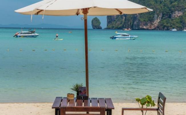 Фото отеля Phi Phi Charlie Beach Resort