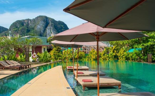 Фото отеля Phi Phi Charlie Beach Resort