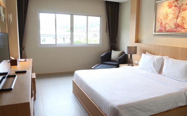 Фото отеля Phi Phi Charlie Beach Resort
