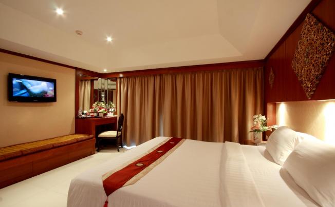 Фото отеля RAYABURI HOTEL PATONG 