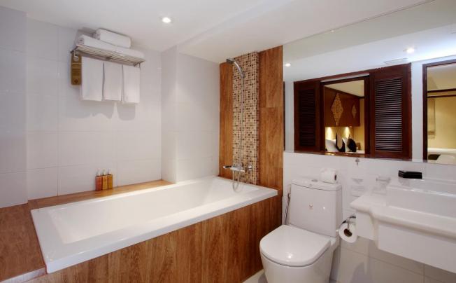 Фото отеля RAYABURI HOTEL PATONG 