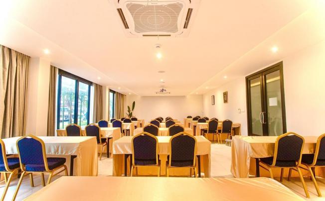 Фото отеля Tour De Phuket Hotel