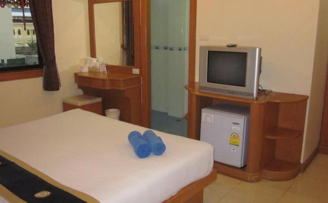 Фото отеля Sunny Days Inn Patong