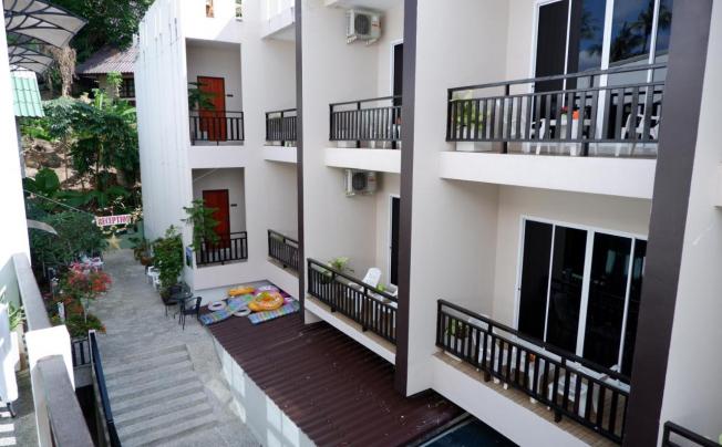 Фото отеля Kata Beachwalk And Bungalows