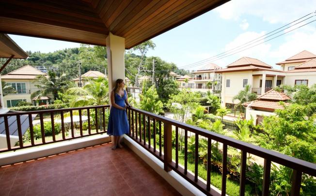 Фото отеля Bangtao Tropical Residence Resort & Spa