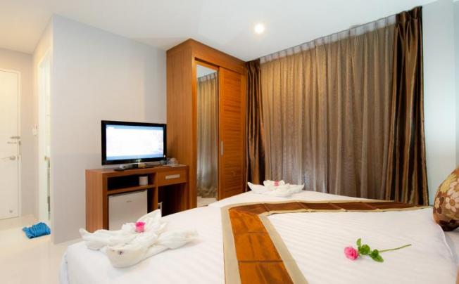 Фото отеля Rama Kata Beach Hotel