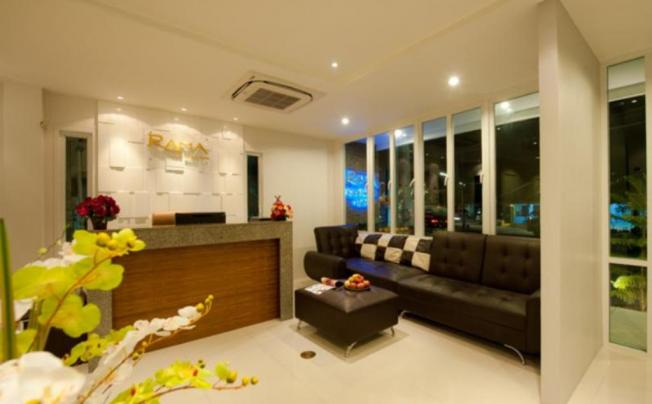 Фото отеля Rama Kata Beach Hotel