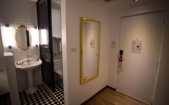 Фото отеля First House hotel Bangkok
