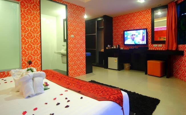 Фото отеля 7Q Patong Beach Hotel