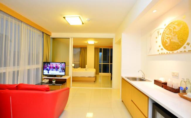 Фото отеля Modern Thai Suites Hotel
