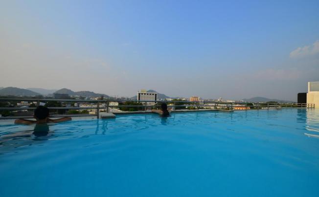 Фото отеля Modern Thai Suites Hotel
