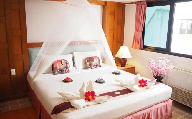 Фото отеля Your Place Inn